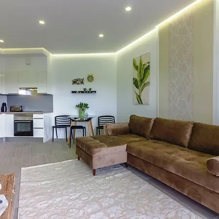 Deluxe 2 Bedrooms With Chillout Terrace *